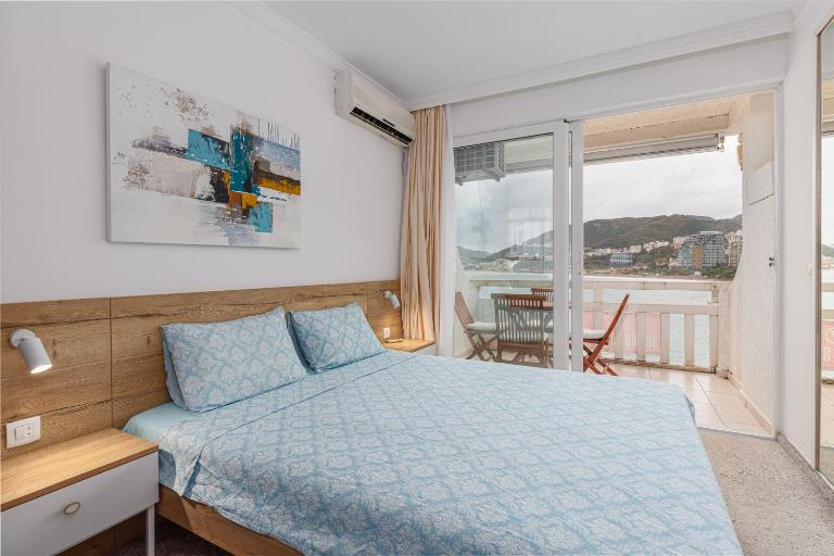 First Line Sea View apartment in Rafailovici - Bed and Breakfast Bečići