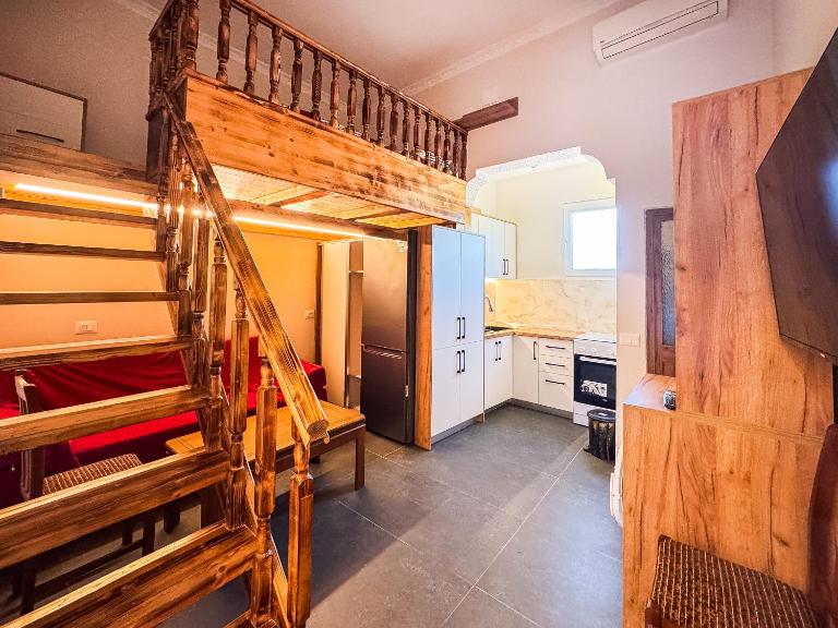 Beach Apartment with Balcony, 2BR and 5 Min to Sea - B&B Velipojë