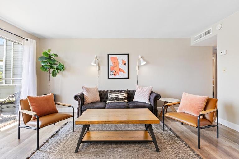 The Higher the Hair - 2BR Condo for 4 facing Park, Wifi - Chambres d'hôtes Gatlinburg