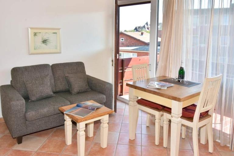 Klaus-Groth-Straße 2, KG27 - B&B Westerland