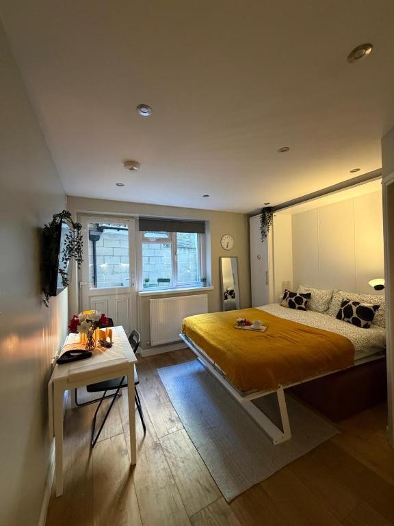 Kastay Cozy New Cross Studio, 1 Min to Trains - Ferienwohnung London
