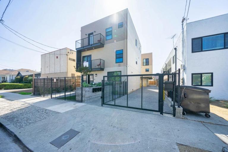 New 4 Ensuite BR Sleeps 12 & Gated Parking - B&B Los Angeles