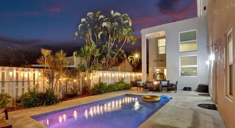 Spacious 5BR Villa with Pool and Fire Pit Retreat - Ferienwohnung Hollywood