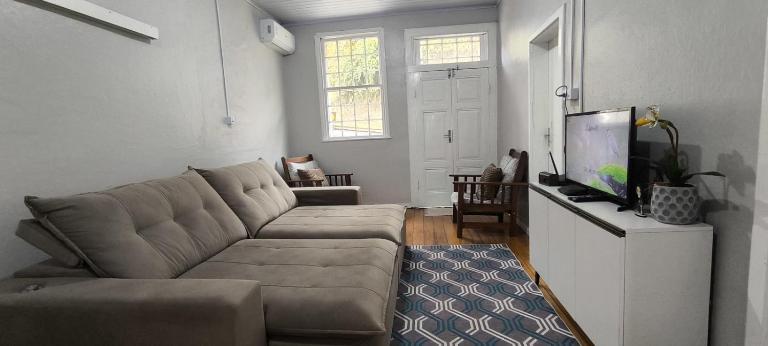 Casa Finger próx do Centro e do Núcleo de Casas Enxaimel ambiente familiar - B&B Ivoti