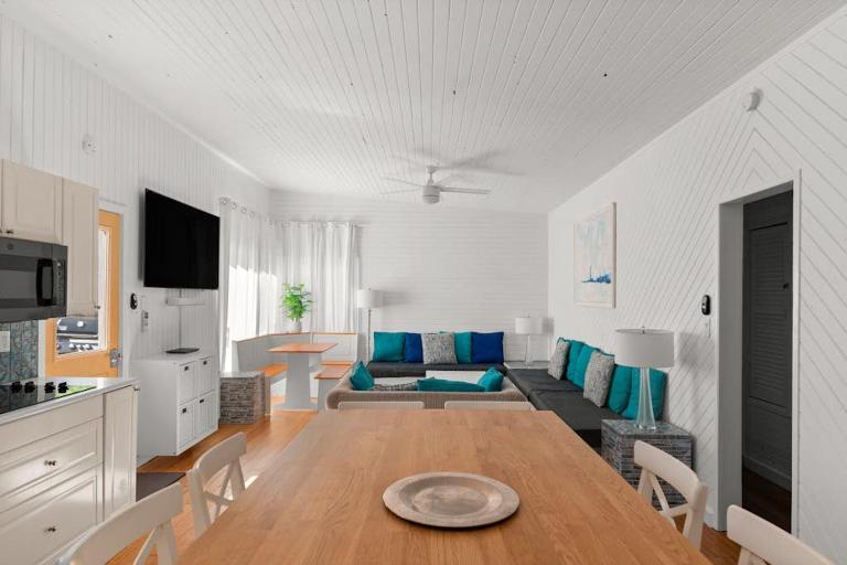 10 Cayuga - B&B Ocean Bay Park