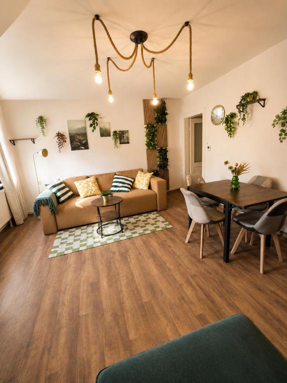 Urban Jungle über den Dächern für 5 Personen - B&B Bremerhaven