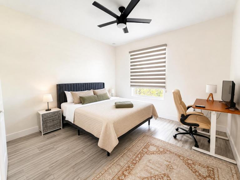 SpaceX R2 Shared Bath - Ferienwohnung Orlando