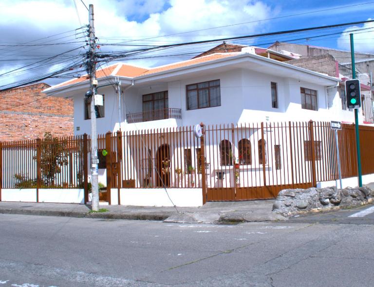 Casa Luck Hosting - B&B Cuenca