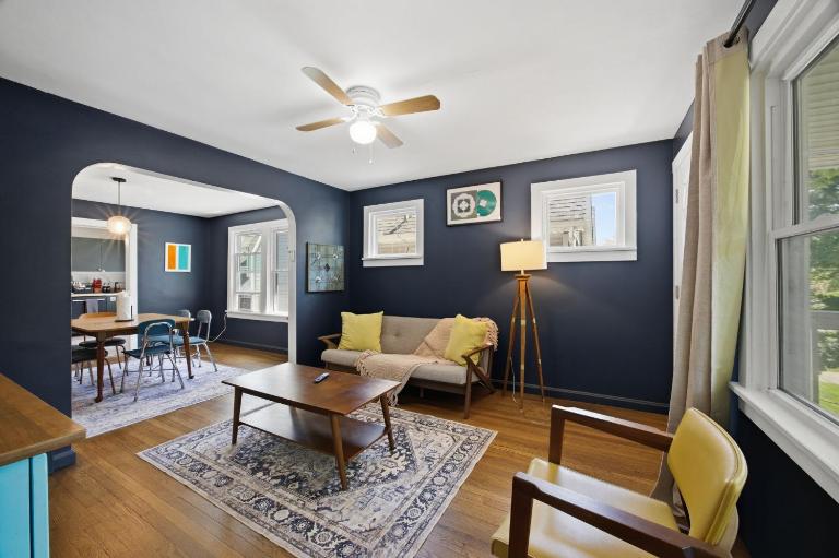 Tremont 3BR - Walk to Dining - Near Downtown - Bed and Breakfast Cleveland