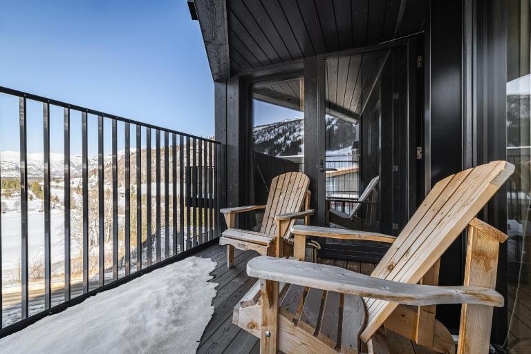 Modern ski-inn-ski-out apartment with sauna, Hemsedal - B&B Hemsedal