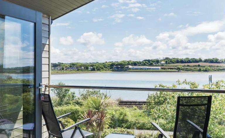 Avocet, your modern home on the Estuary! - Bed and Breakfast Uny Lelant