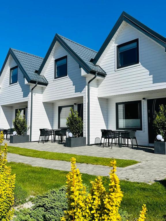 Domki Black - Ferienwohnung Sarbinowo