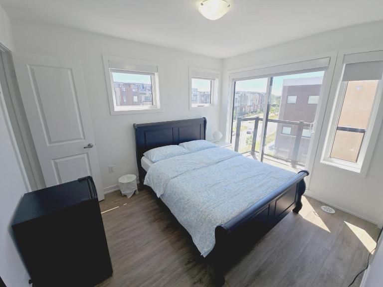 Downsview Park Retreat - Rogers Stadium Getaway 2 - B&B Toronto