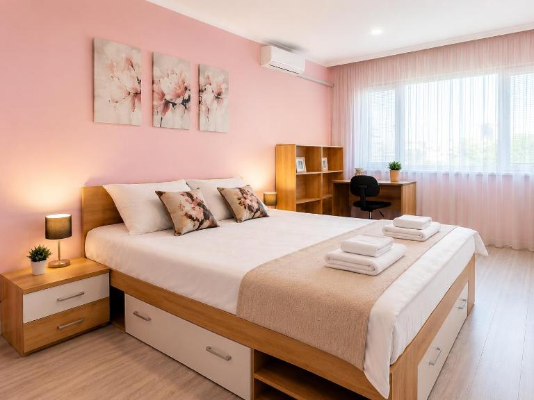 P51 Central - Modern 2 Bedroom Apartment - Ferienwohnung Stara Sagora