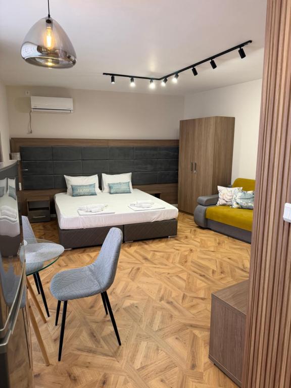 Судио Диксан - B&B Pomorie