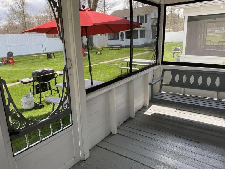 Walk to Lake And Strip Firepit And Grill - Ferienwohnung Geneva