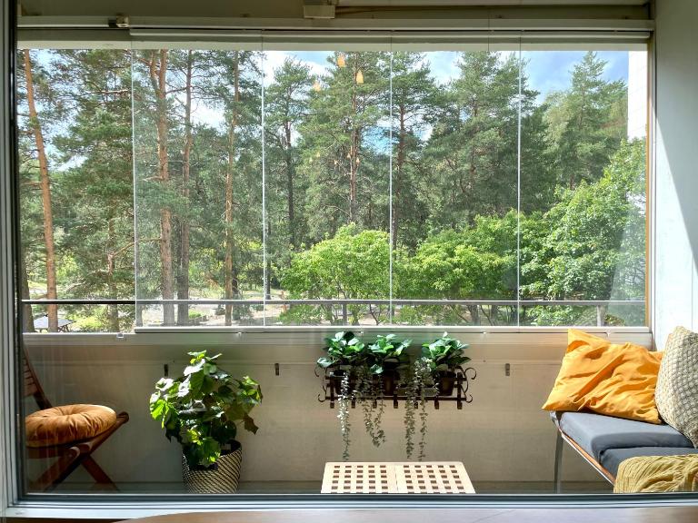 Spacious City Apartment Near Nature & Metro - Ferienwohnung Helsinki