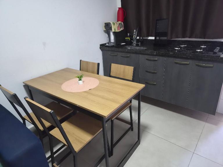 loft 15 em Salto Acomoda até 4 pessoas rede urbana - B&B Salto