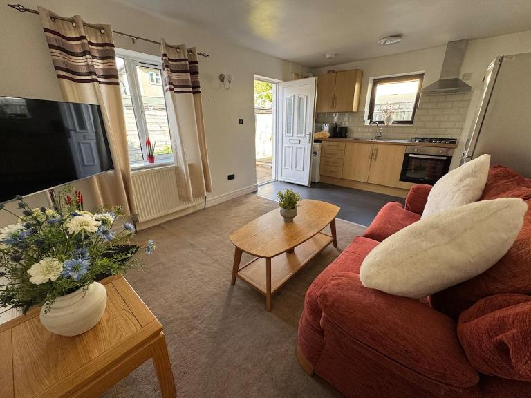 Modern 1-Bedroom Flat with Private Entrance - B&B Oxford