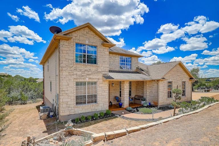 Spacious, Dog-Friendly Home with Two Decks, Views, Grill, W/D & Community Pool - B&B Lago Vista