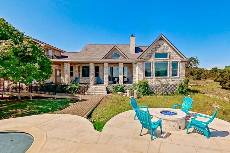 Luxe Designer Hill Country Home Near Austin with Amazing Views & Infinity Pool - B&B Marble Falls