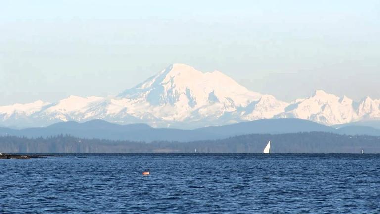 View of Ocean & MOUNT BAKER - Ferienwohnung White Rock