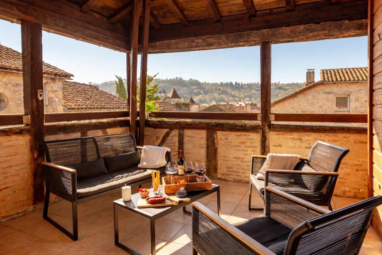 Le Soleilho Del Roy, Vue Exceptionnelle, Terrasse, Clim, Coeur de Figeac, 6 pers - B&B Figeac