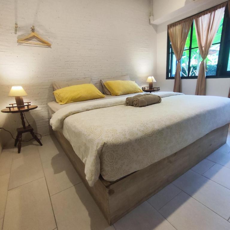 Ena Boutique Hotel & Cafe - B&B Chiang Mai