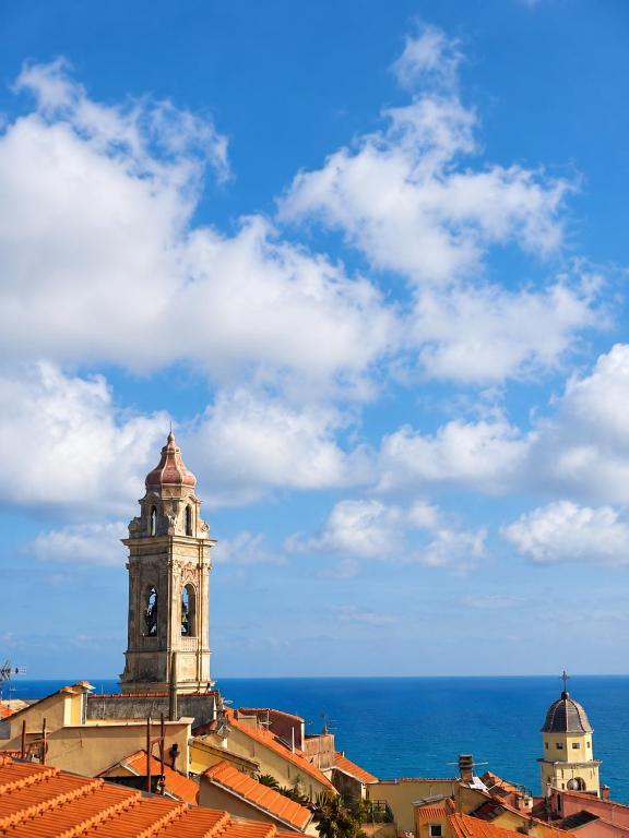 APPARTAMENTO nella Piazza del Castello di Cervo con Terrazza Vista Mare - B&B Cervo