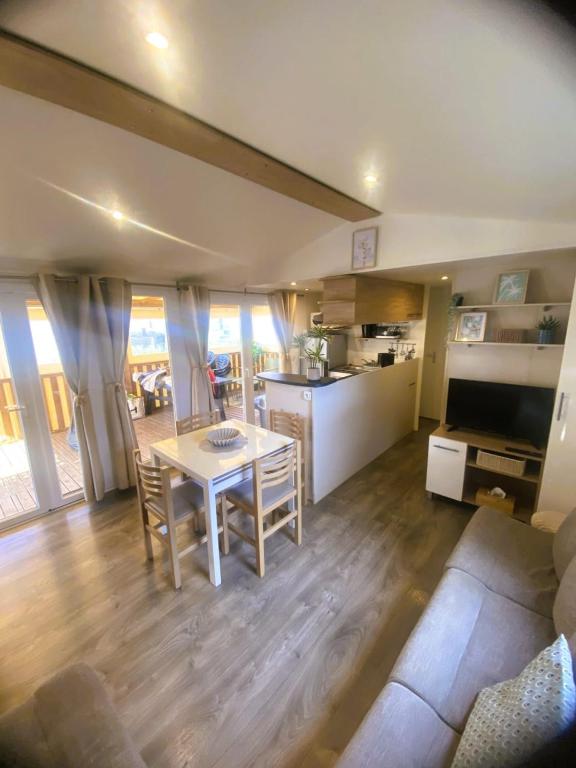 Mobil-Home Prestige 3 Chambres Camping Mar Estang 4 Bord de Mer Cli - B&B Canet-en-Roussillon
