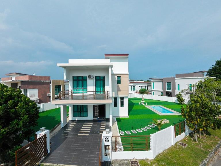 Malacca ayer keroh villa 2storey ,16pax ktv pool & pool table melaka - Bed and Breakfast Malakka