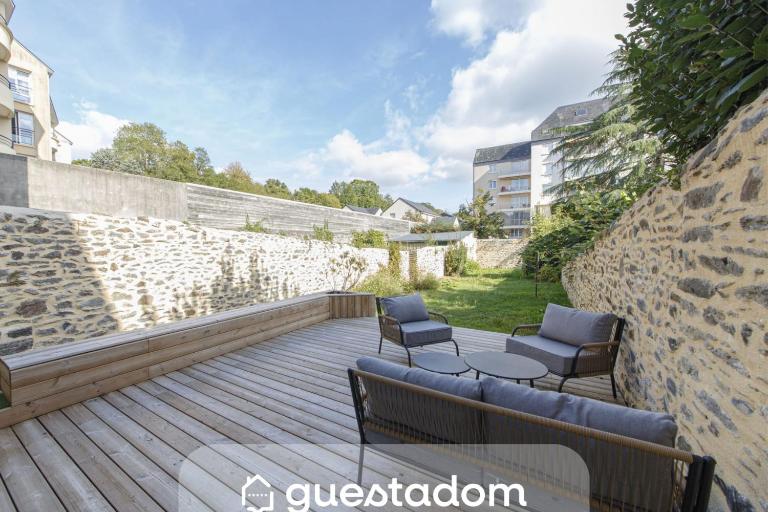 Le Garden - Wifi - Jardin - Gare - B&B Laval