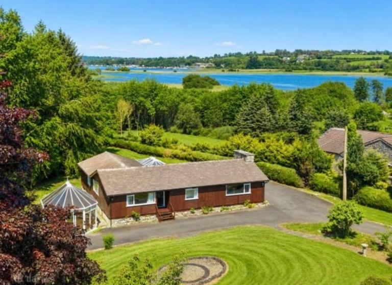 Athlone country house near lake - B&B Athlone