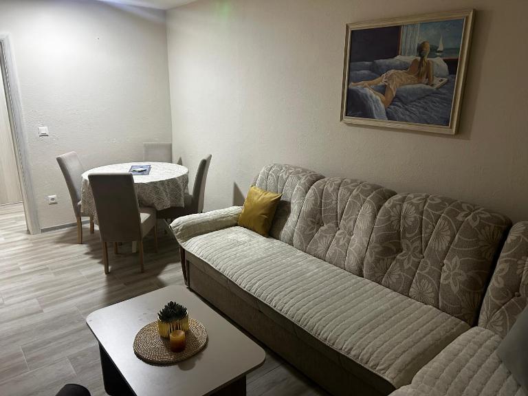 Apartment Vucetic - Bed and Breakfast Sutvara