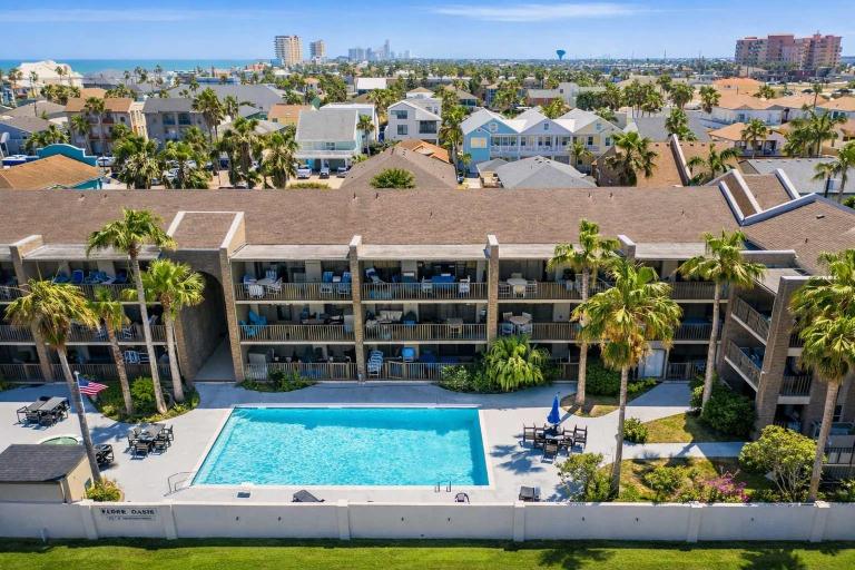 2BR Half Block to Beach Pool Hot Tub Patio SPI - Ferienwohnung South Padre Island