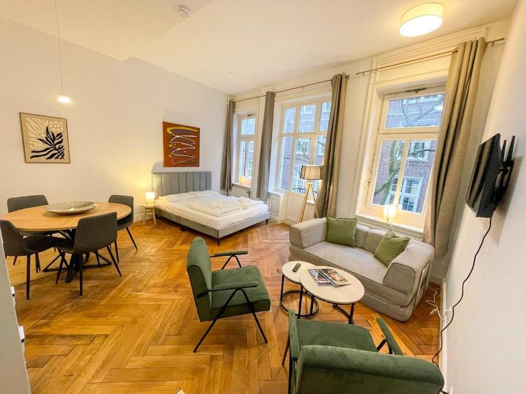 Dagdelen Service Apartment Central & quiet Studio 2 - Ferienwohnung Hamburg