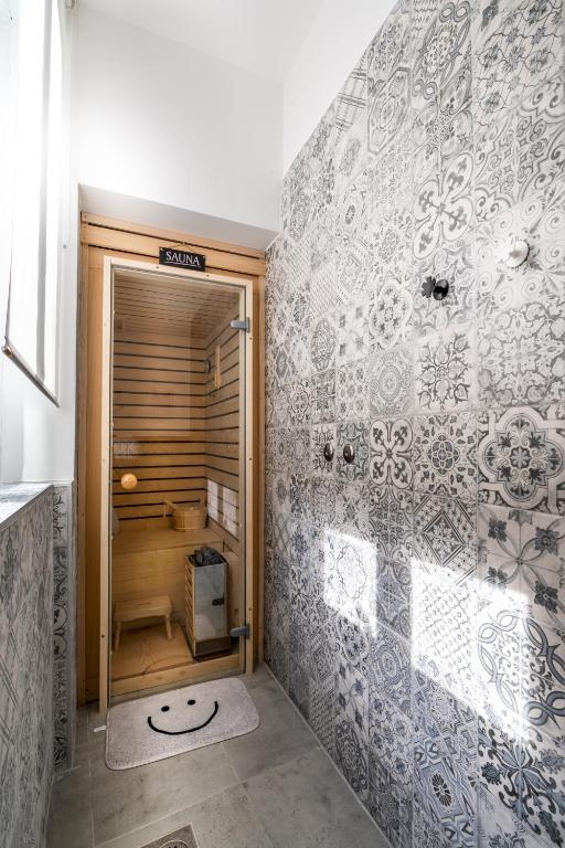 Apartment Grof Janko - Luxury in the Center - SAUNA & FREE PARKING - Chambres d'hôtes Karlovac
