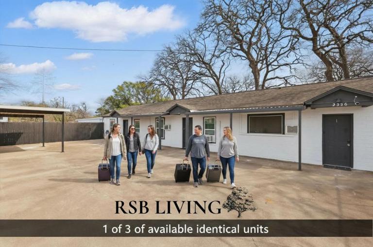 Modern 2BR Unit 3 Hot Tub - Bed and Breakfast Haltom City