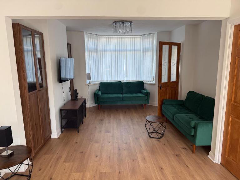 Modern two bedroom house - B&B Bristol