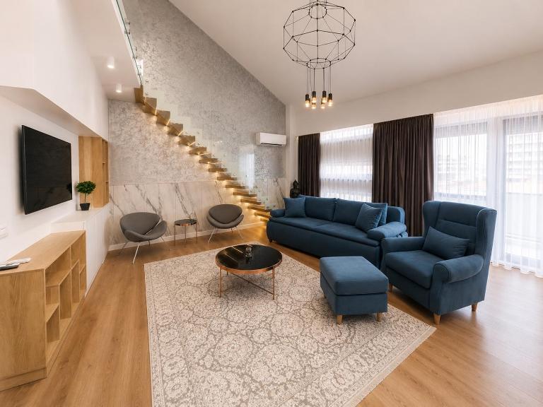 MID Azure Luxury Loft - Free Parking , Self Check-in - Chambres d'hôtes Oradea