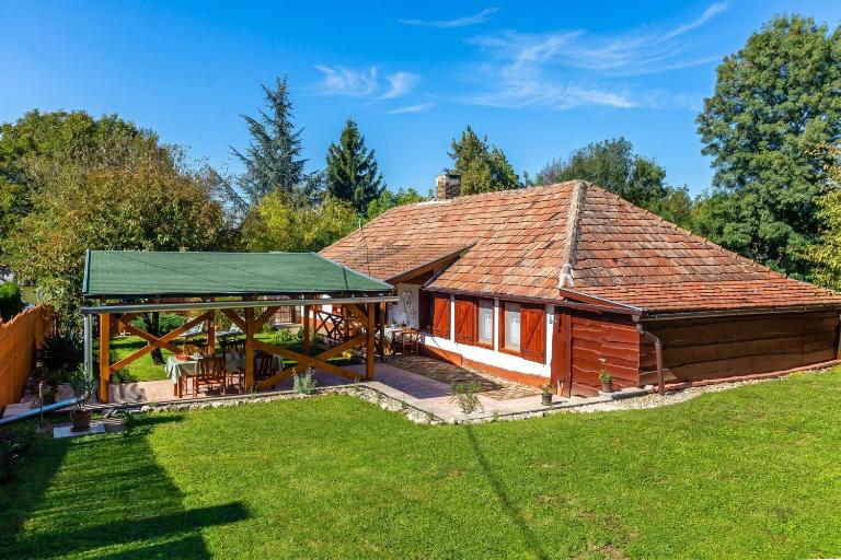 The Bird of Happiness - Happy Rentals - Bed and Breakfast Nemesbük