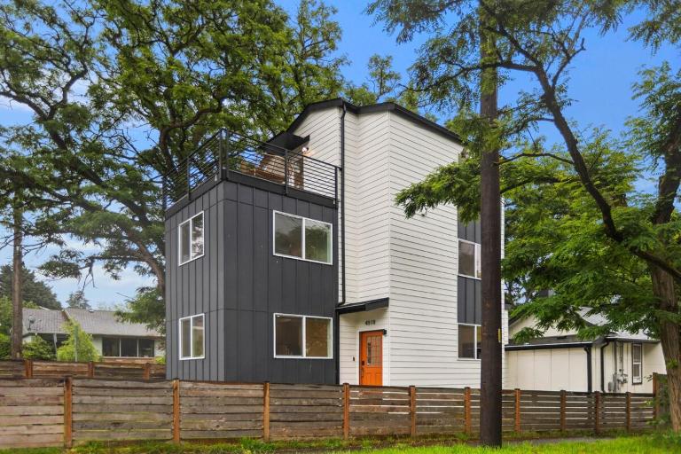 Modern House in Seattle - B&B Seattle