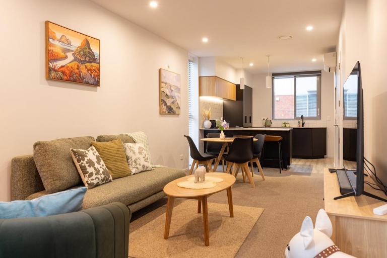 Stadium Stay l 2 bed 2 bath l Sleeps 6 I Parking - Chambres d'hôtes Christchurch