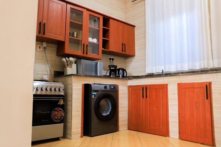 Kingram Apartments - Ferienwohnung Entebbe