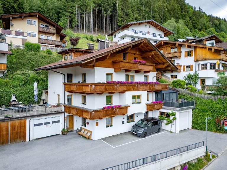 Flörl - Ferienwohnung Zell am Ziller