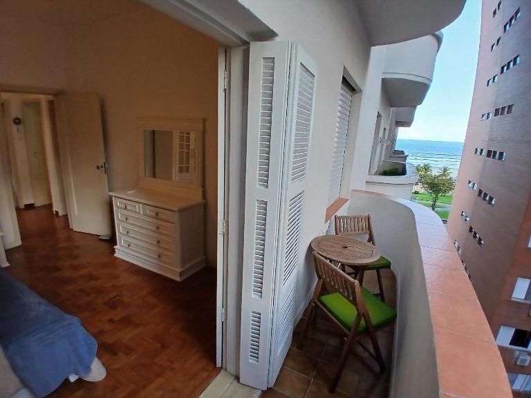 SHB • Pé na Areia | Boqueirão | Restaurantes - Bed and Breakfast Santos