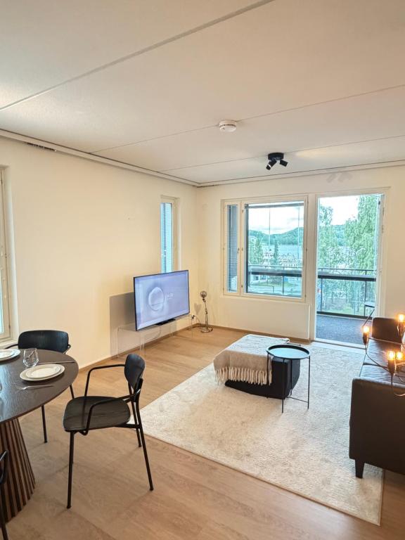 Saunallinen Lutakon kaksio järvinäkymin - B&B Jyväskylä