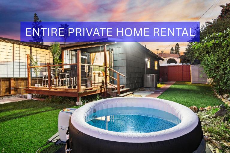 Entire Private Home with King Bed, Hot Tub, Parking, View, 1 Bedroom, 1 Bathroom, Available Now - Bed and Breakfast San Diego