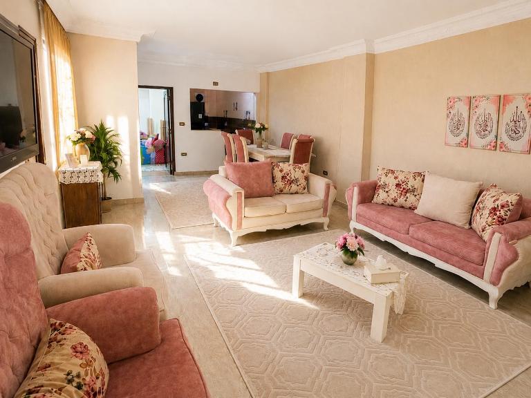 Awesome 3BR apartment near CairoAirport Obour City - B&B Abū Şīr