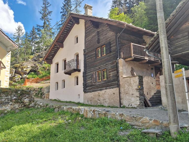 ex Rettoria - appartamento 6-7 posti letto - Ferienwohnung Champsil
